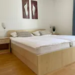 And Ana Zadar